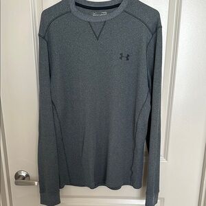 Under Armour Gray Long Sleeve Tee Casual Fit